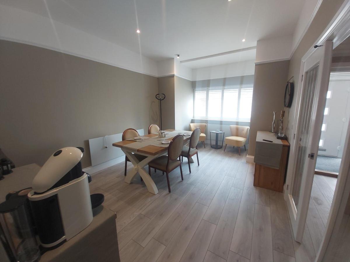 Bed and Breakfast Bay House Totland  Экстерьер фото